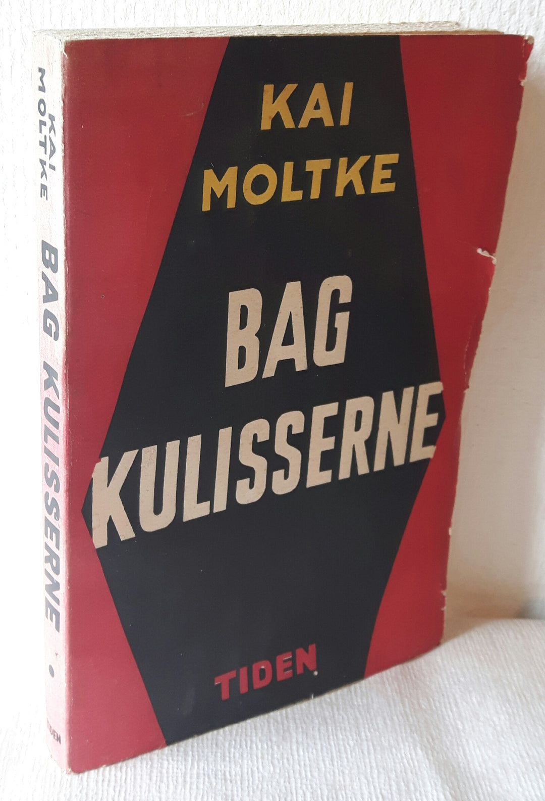 Bag kulisserne