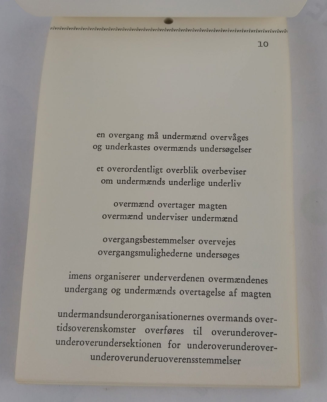 Riv selv. En kalender med +digte og -digte.