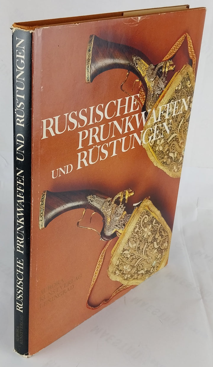 Russische Prunkwaffen und Rüstungen. Rüstkammer des Moskauer Kremls