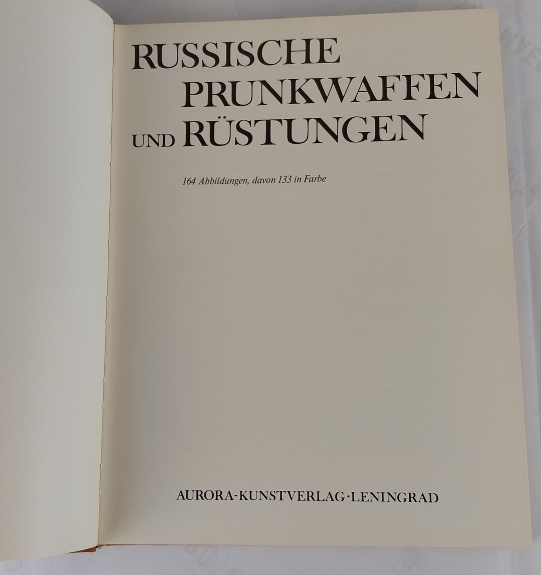 Russische Prunkwaffen und Rüstungen. Rüstkammer des Moskauer Kremls