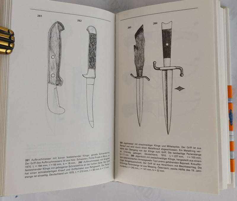 Messer und Dolche