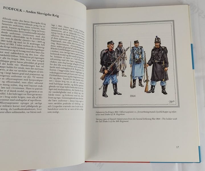 Uniformer, Faner og Våben