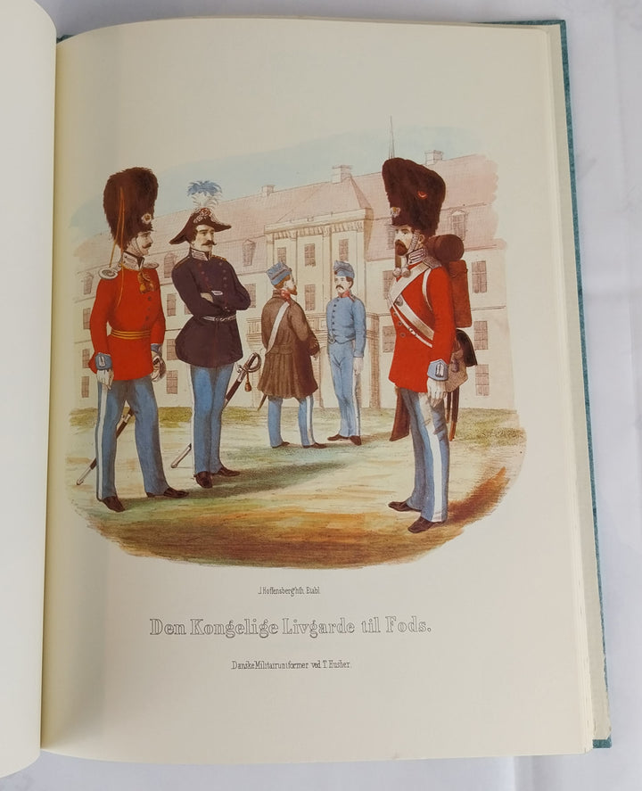 Samling af danske militaire Uniformer
