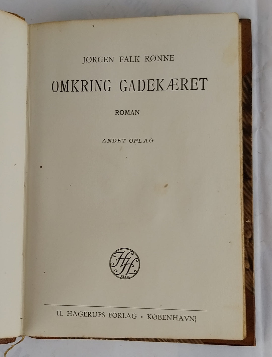 Omkring gadekæret