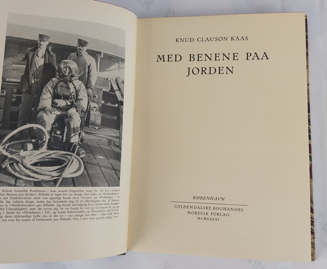 Med benene paa jorden