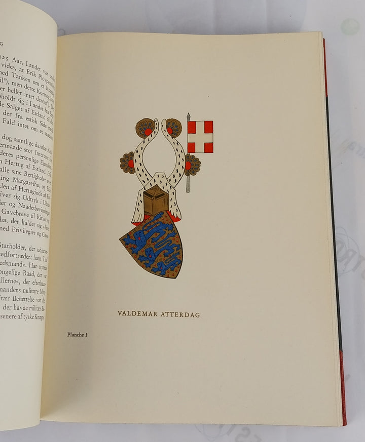 Dannebrog og danske Faner gennem Tiderne