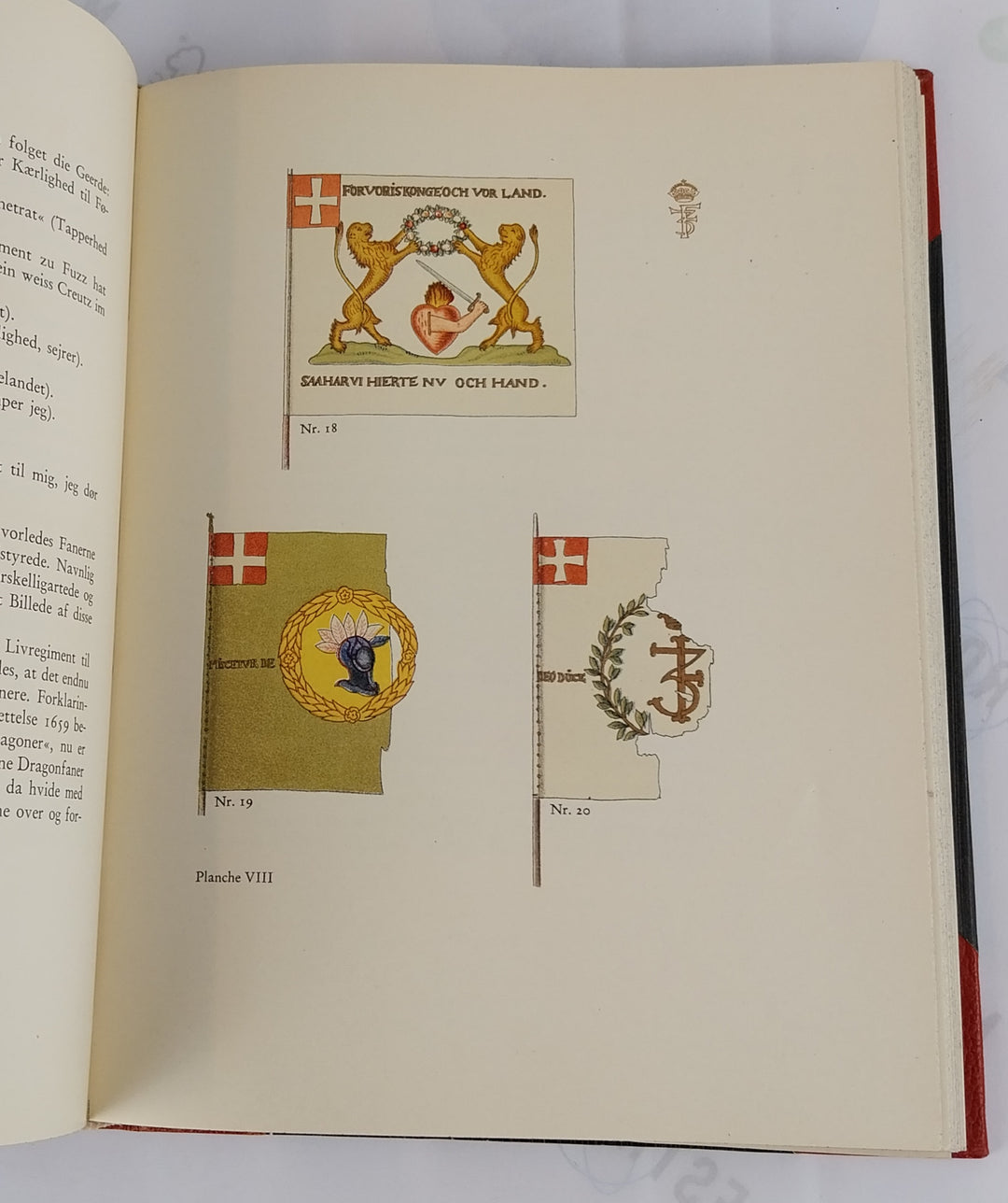 Dannebrog og danske Faner gennem Tiderne