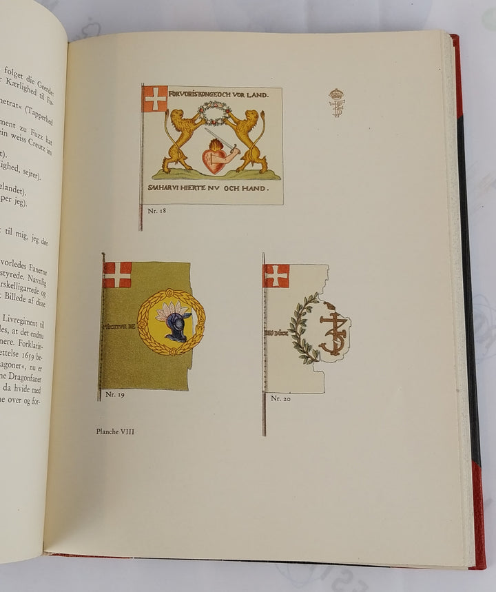 Dannebrog og danske Faner gennem Tiderne