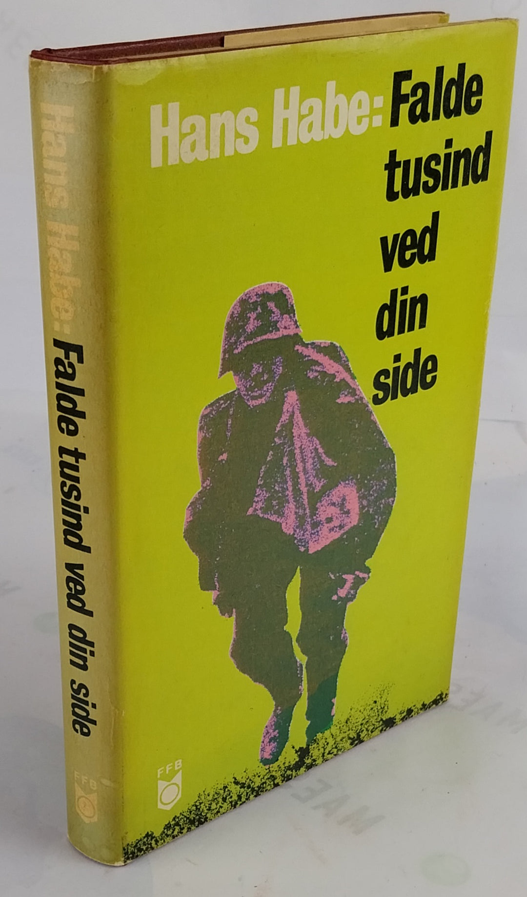 Falde tusind ved din side