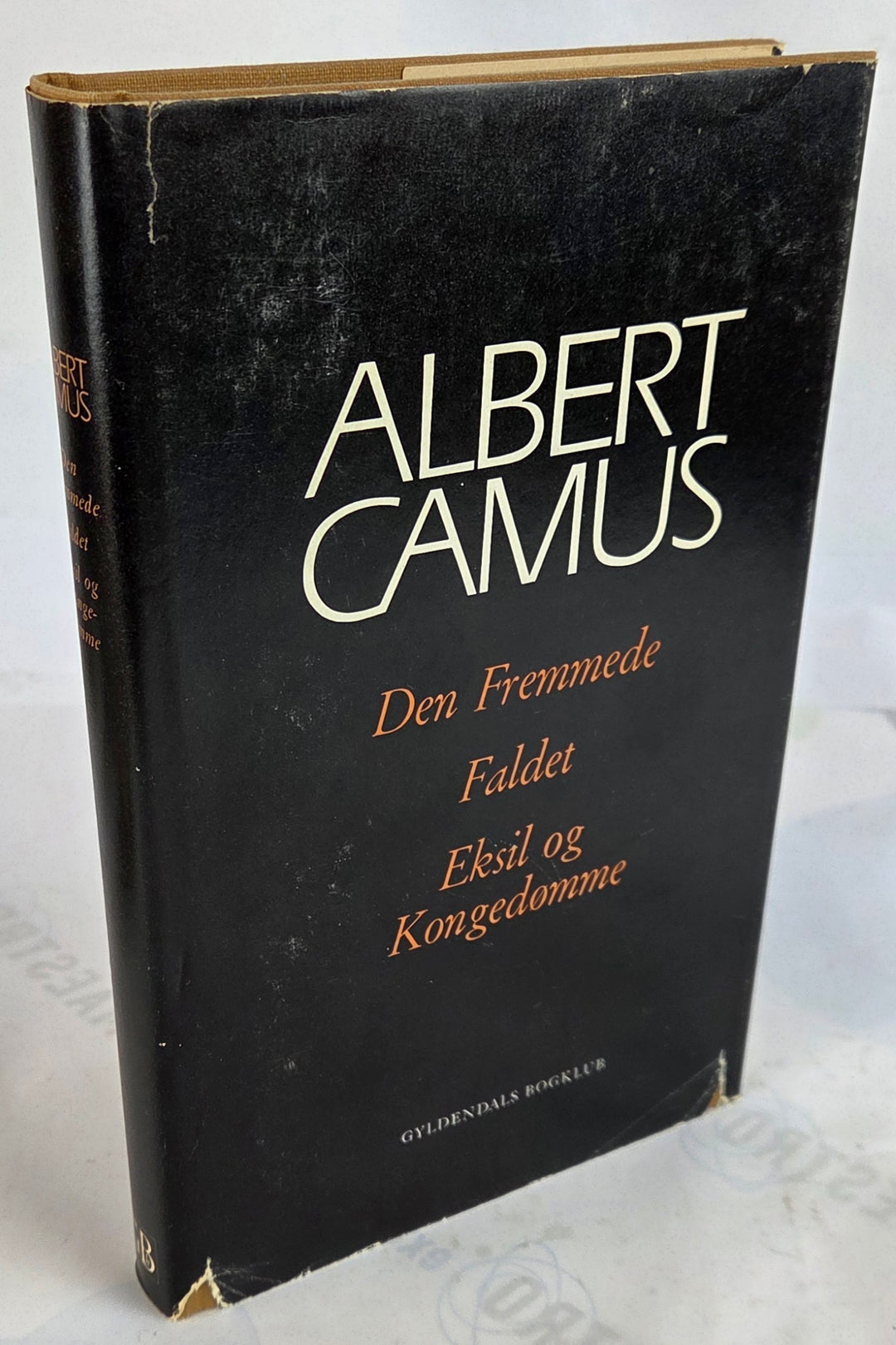 Den fremmede / Faldet / Eksil og Kongedømme