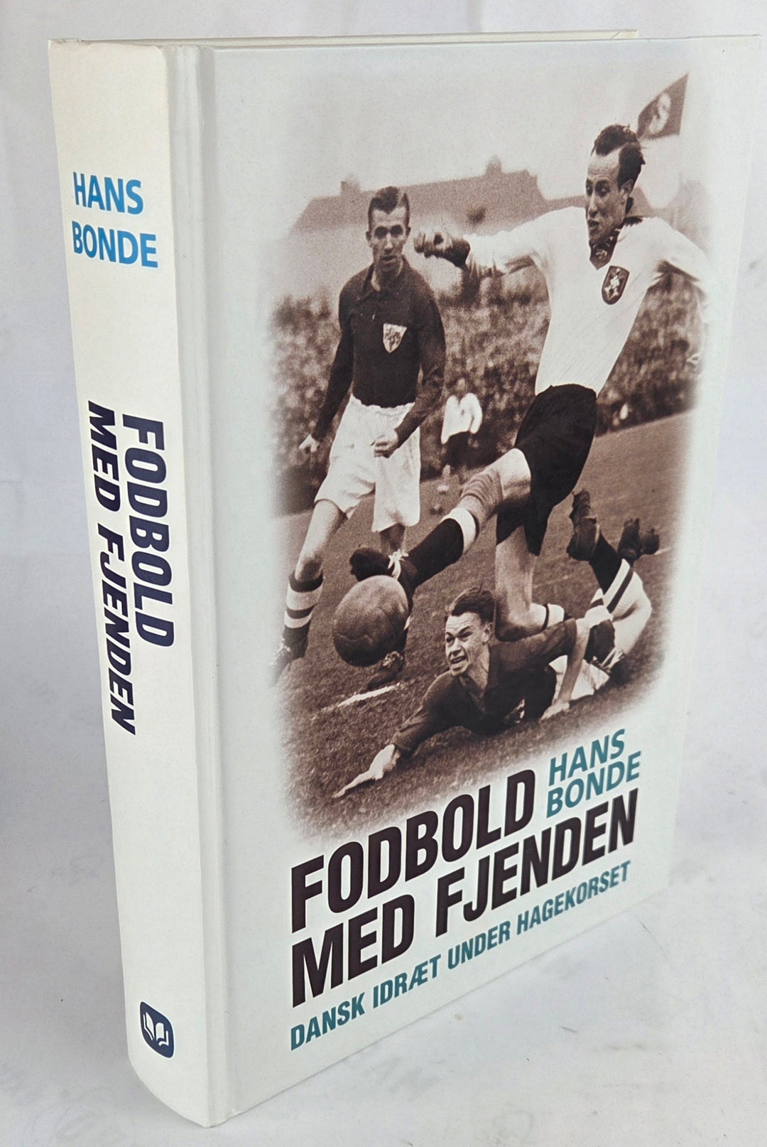 Fodbold med fjenden