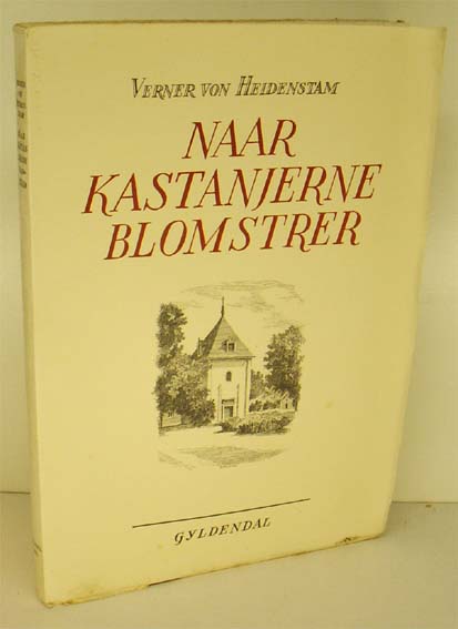 Naar kastanjerne blomstrer