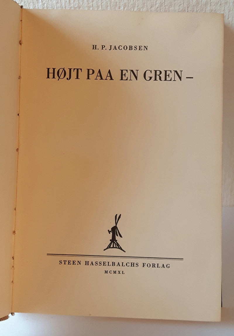 Højt paa en gren-