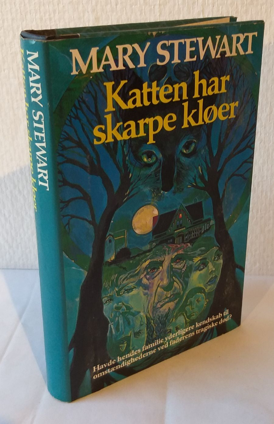 Katten har skarpe kløer