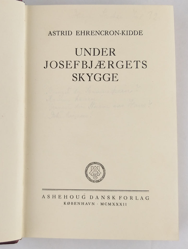 Under Josefbjærgets skygge
